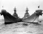 Pancerniki USS „Missouri” i USS „Iowa” kotwiczą u brzegów Korei  