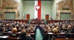 Posłowie i senatorowie wysłuchali podczas uroczystego zgromadzenia Sejmu i Senatu hymnów Polski i UE