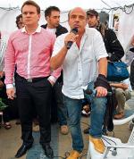 Stowarzyszenie Solidarni 2010, z którym Jan Pospieszalski (na zdjęciu z prawej) jest związany, zasłynęło pikietą namiotową