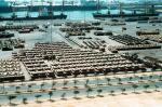 Czołgi i pojazdy pancerne dostarczone drogą morską do al Jubail w Arabii Saudyjskiej, grudzień 1990 r.