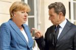 Kanclerz Niemiec Angela Merkel i prezydent Francji Nicolas Sarkozy debatowali w Paryżu, jak ratować europejską gospodarkę (fot. PHILIPPE WOJAZER)