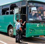 Ostrzelany autobus dotarł do izraelskiego posterunku 
