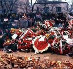 Podczas pilnie obserwowanego przez SB pogrzebu  ks. Jerzego Popiełuszki  w 1984 r. harcerze zaciągnęli wartę honorową