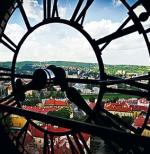 Widok Przemyśla zza tarczy zegara  na wieży archikatedry