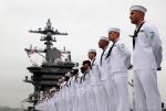 Marynarze na pokładzie lotniskowca USS „Carl Vinson”, 2011 r.  