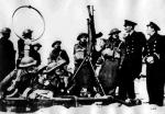 Polscy marynarze i przewożeni żołnierze brytyjscy na M/s „Sobieski”, 1940 r.  