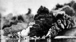 Alianckie statki płoną na redzie Bari po niemieckim nalocie 2 grudnia 1943 r. – na dno poszedł wówczas także polski drobnicowiec „Lwów” 