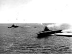 Lotniskowiec „Illustrious” i pancernik „Warspite” podczas rejsu na Morzu Śródziemnym, 1942 r.