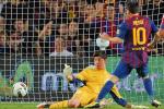 Leo Messi strzelił w lidze hiszpańskiej już osiem bramek, o jedną więcej niż Cristiano Ronaldo (FOT. LLUIS GENE)