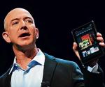 Założyciel Amazona  prezentuje własny tablet tej internetowej księgarni