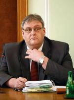 Bogdan Święczkowski, poseł elekt PiS, uważa, że nie ma możliwości, by prokurator w stanie spoczynku zrzekł się funkcji 