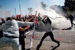 W Atenach strajk powszechny przeciwko kolejnym cięciom zamienił się w gwałtowne starcia z policją 