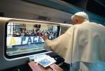 Benedykt XVI przybył na spotkanie do Asyżu pociągiem