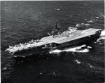 Lotniskowiec USS „Independence” biorący udział w blokadzie Kuby  