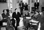 Prezydent Kennedy rozmawia o kryzysie kubańskim z ministrem spraw zagranicznych ZSRS Gromyką i ambasadorem  Dobryninem, 18 października 1962 r. 