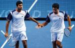 Rohan Bopanna (z lewej) i Asaim-ul-Haq-Qureshi przegrali pierwszy mecz turnieju Masters z Maksem Mirnym i Danielem Nestorem 