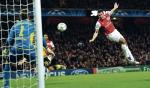 Robin van Persie w meczu z Borussią strzelił obydwa gole dla Arsenalu – nic nowego tej jesieni