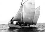 Ćwiczenia członków Palyam na łodzi żaglowej, 1943 r.  