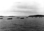  Amerykańskie łodzie desantowe płyną ku wyspie Wolmi-do podczas lądowania pod Inczhon, 15 września 1950 r. 