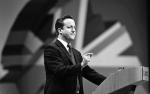 „Nie mógłbym wrócić do Londynu i przedstawić propozycji nowego traktatu w parlamencie. Nie mógłbym tego zrobić z czystym sumieniem” – powiedział David Cameron (na zdjęciu w Manchesterze, 5.10.2011 r.) 