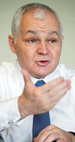 Jan Krzysztof  Bielecki  szef Rady Gospodarczej  przy Premierze