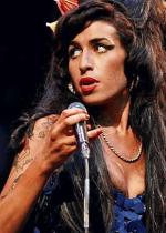  Kiedy zmarła Amy Winehouse nie miała 28 lat (fot. FRANTZESCO KANGARIS)