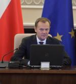 Kwotową waloryzację emerytur zapowiedział w exposé premier Donald Tusk