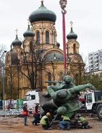 Według przeciwników monumentu wydawanie miliona złotych na renowację to nieporozumienie  