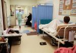 W Szpitalu Wolskim brakuje nie tylko miejsc w salach, ale nawet łóżek  