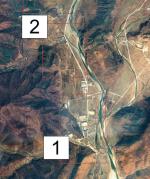 Zdjęcie satelitarne  z kwietnia 2011 roku,  na którym widać obóz koncentra-cyjny dla więźniów politycznych Yodok (Political prison Camp No. 15)  w Korei Północnej 