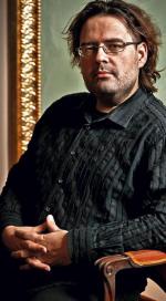 Kompozytor Hadrian Filip Tabęcki jest debiutantem w operze