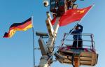 Na czas wizyty kanclerz Angeli Merkel w Pekinie na placu Tienanmen zawisły niemieckie i chińskie flag