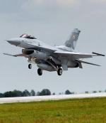 Autorzy raportu o oddziaływaniu bazy  w Krzesinach wskazywali,  że myśliwce  F-16  są głośniejsze od maszyn, jakie lądowały tam wcześniej