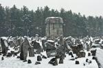 Poruszający pomnik w Treblince: przekaz raczej artystyczny  niż historyczny   