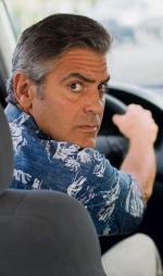 Matt King (George Clooney)  tropi w filmie kochanka swojej umierającej żony. „Spadkobiercy” od jutra w kinach 