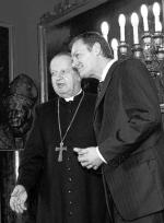 Jeszcze parę lat temu posłowie PO tłumnie uczęszczali na organizowane dla nich rekolekcje (na zdjęciu abp Stanisław Dziwisz i Donald Tusk podczas Dni Skupienia, Kraków, 7.01.2005 r.) 