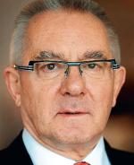 Bogusław Kott  twórca i prezes Banku Millennium. Zarządza nim od połowy 1989 r., choć bank w tym czasie pozyskał strategicznego inwestora z Portugalii