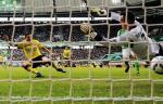 Robert Lewandowski zdobył dwie bramki w sobotnim meczu z Wolfsburgiem. Lider Bundesligi wygrał 3:1 i ma nad drugim w tabeli Bayernem (pokonał 2:1 Augsburg) trzy punkty przewagi 