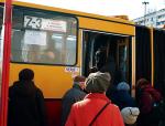 Pasażerowie tłoczyli się w autobusach zastępczych 