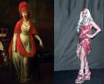Dorotheta de Birion, celebrytka XVIII-wiecznych dworów, i Lady Gaga w sukni z surowego mięsa 