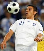 Kostas Katsouranis. Jeden z dwóch greckich piłkarzy, mistrzów Europy z roku 2004, którzy wciąż są w kadrze 