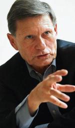 Leszek Balcerowicz:  likwidując Kartę, samorządy mogłyby docenić lepszych nauczycieli  