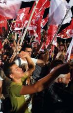 Zwolennicy Syrizy witają swojego przywódcę Aleksisa Ciprasa 