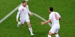Wayne Rooney (z lewej) wreszcie na ważnym turnieju strzelił bramkę dla Anglii  