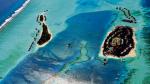 Archipelag Malediwów na Oceanie Indyjskim składa się z 1199 wysepek na koralowych atolach wyrastających na podwodnym łańcuchu wulkanicznym  