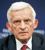 prof. Jerzy Buzek,  poseł Parlamentu Europejskiego,  był jego przewodniczącym  w latach 2009-2012,  premier RP  w latach 1997-2001