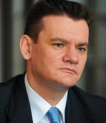 Dariusz Daniluk, prezes Banku Gospodarstwa Krajowego, od lat związany  z bankowością,  wcześniej był m.in. podsekretarzem stanu w Ministerstwie Finansów