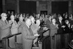 22 lipca 1952 roku, gmach Sejmu: niemilknące oklaski, spuszczony wzrok