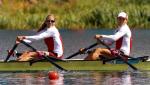 Julia Michalska (z lewej) i Magdalena Fularczyk – ich medal przerwał fatalną passę polskich sportowców 