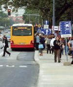 Nowa organizacja ruchu w okolicach placu Wileńskiego sprawiła, że wielu pieszych wchodziło wczoraj na jezdnię 